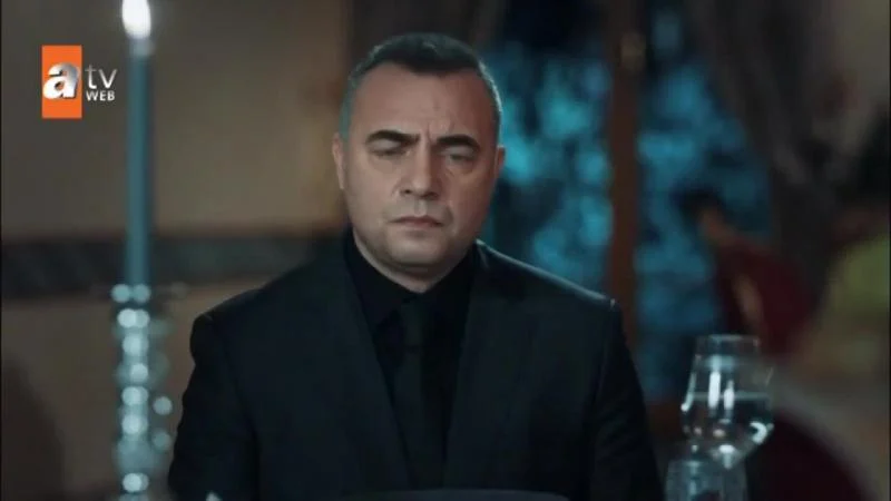 Кадры из сериала Мафия не может править миром 16 серия 1 сезон (2015)