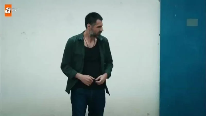 Кадры из сериала Мафия не может править миром 5 серия 1 сезон (2015)