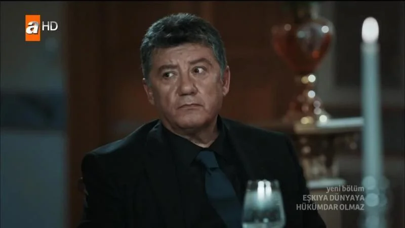 Кадры из сериала Мафия не может править миром 7 серия 1 сезон (2015)