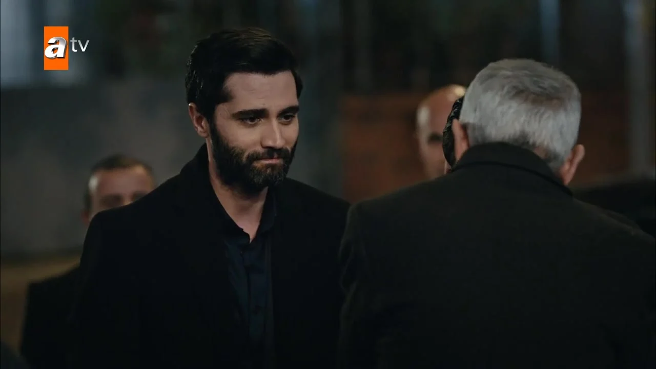 Кадры из сериала Мафия не может править миром 10 серия 6 сезон (2015)