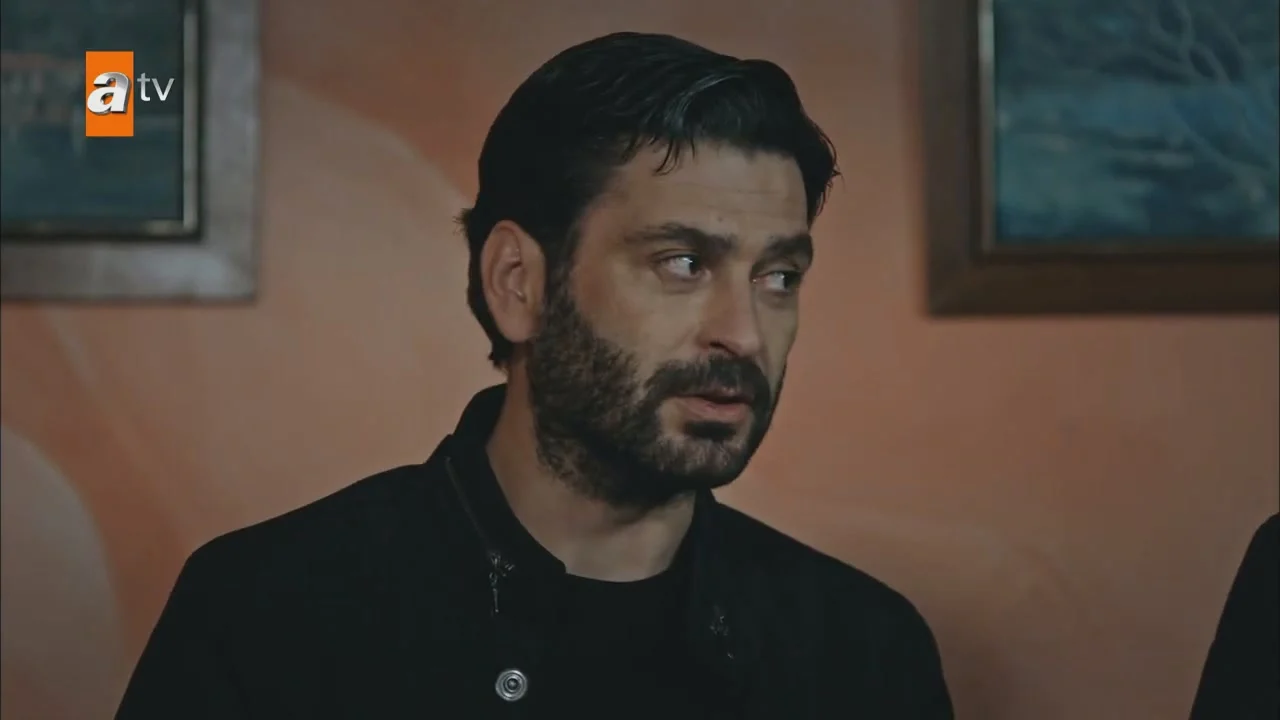 Кадры из сериала Мафия не может править миром 4 серия 6 сезон (2015)